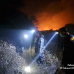 Pos TNI Angkatan Laut Bengkalis Bersama Damkar dan Warga Berhasil Padamkan Kebakaran Lahan di Desa Kelebuk