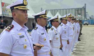 TNI AL – KODAERAL III LEPAS KEBERANGKATAN KAPAL ASING HMAS TOOWOOMBA