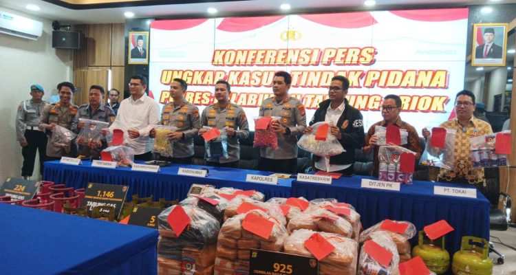Lima Pengoplos Gas Bersubsidi Diciduk di Tanjung Priok, Ribuan Tabung Disita Polisi