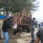 Posal Manna Bersinergi Dengan Pemda dan Warga, Bersihkan Pantai Pasar Bawah Menuju Asri