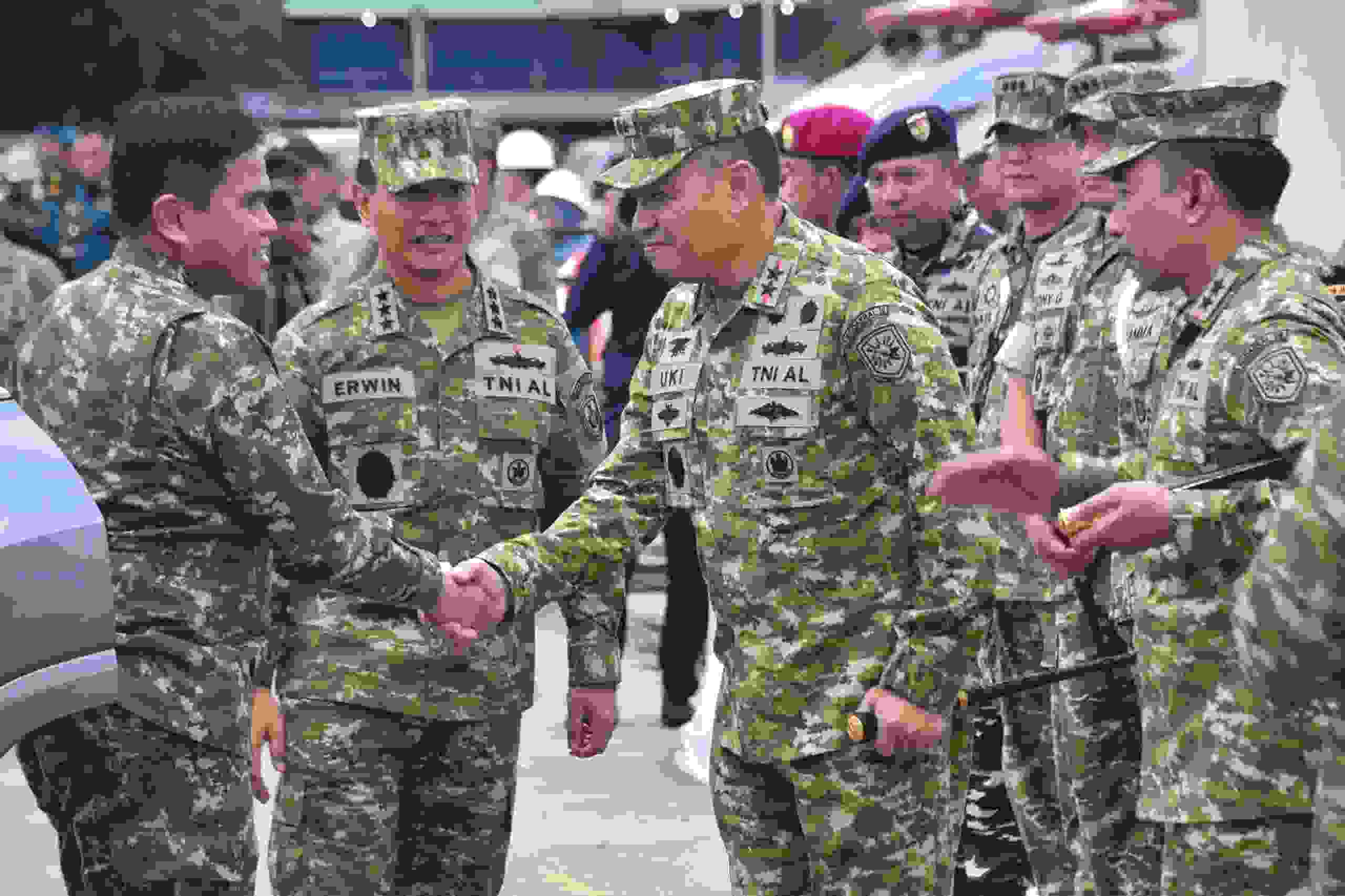 DANKODAERAL III HADIRI LANGSUNG PENYAMBUTAN KRI PRABU SILIWANGI-321 DANKODAERAL III HADIRI LANGSUNG PENYAMBUTAN KRI PRABU SILIWANGI-321