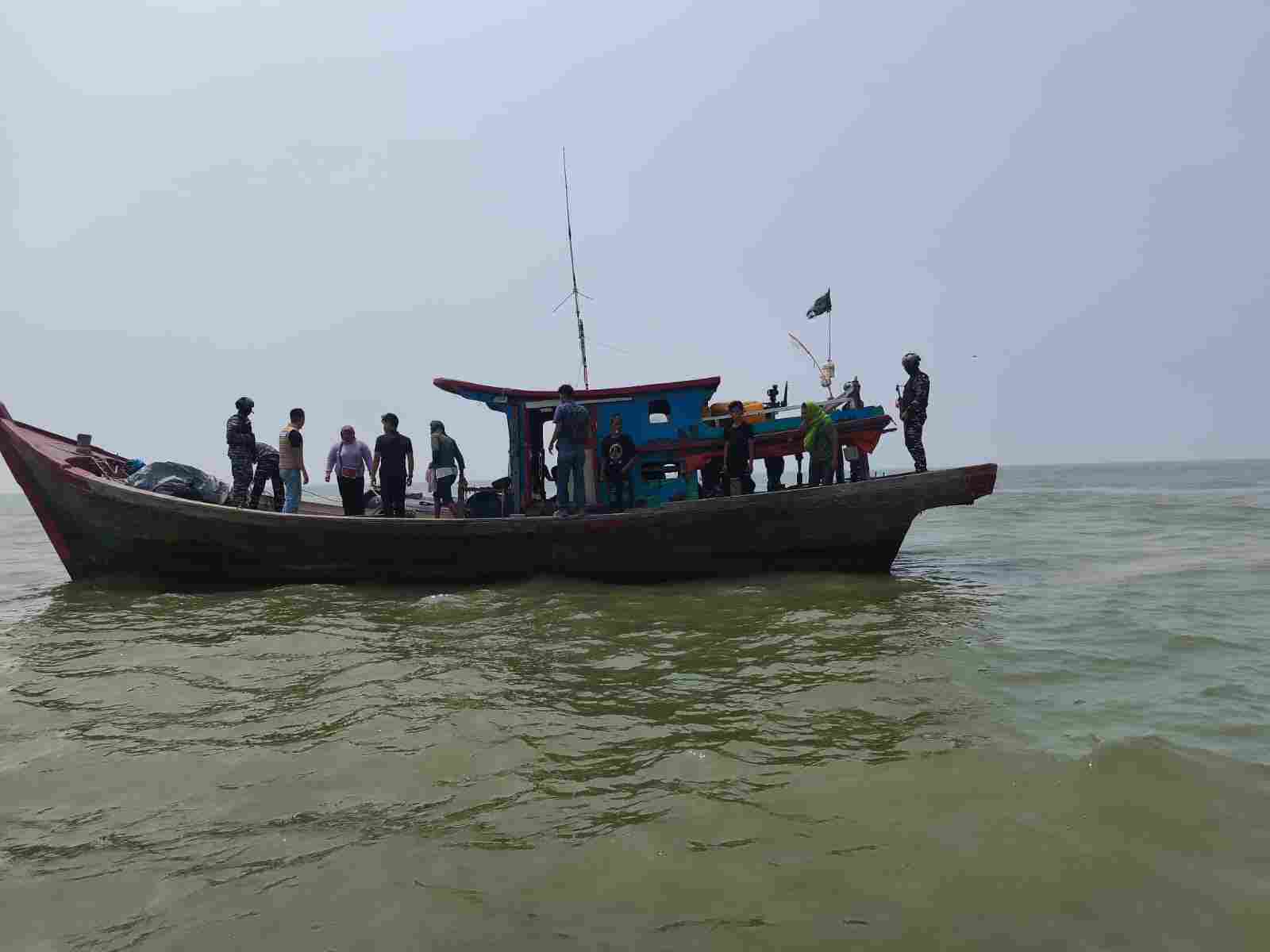 TNI AL GAGALKAN PENYELUNDUPAN PMI NON PROSEDURAL DI PERAIRAN ASAHAN