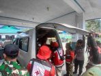 Aparat Gabungan TNI Bersama RSUD Mulia dan PMI Kab Puncak Jaya Evakuasi Pengungsi Korban Penembakan KKB di Distrik Sinak