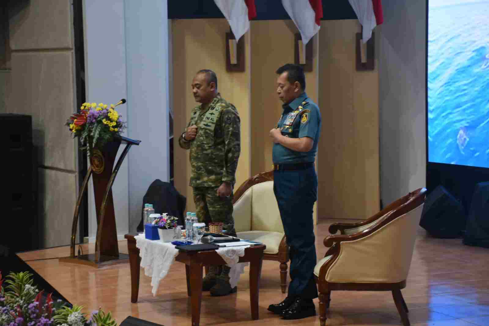 Kodaeral V Hadiri Pengarahan Kepada Perwira Korps Pelaut TNI AL Wilayah Surabaya