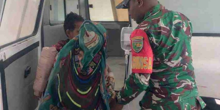 Koramil 1714-01/Mulia Menjadi Pelindung Rakyat Dampingi Evakuasi Korban Menuju RSUD Nabire