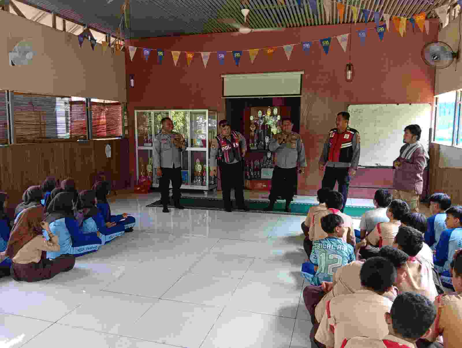 Polsek Pademangan Gelar Police Go To School, Edukasi Pelajar Jaga Kamtibmas dan Disiplin Diri
