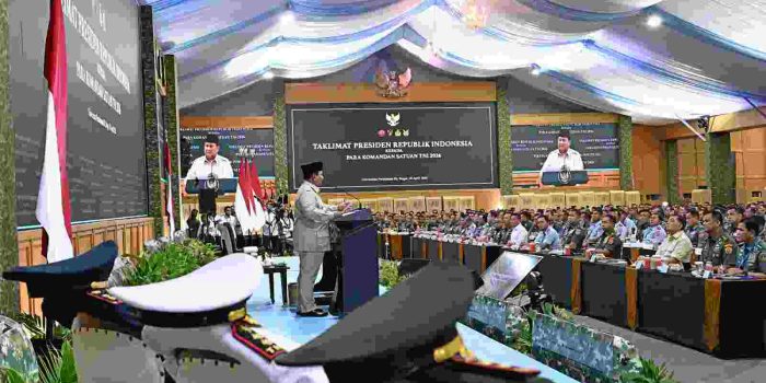 Panglima TNI Dampingi Presiden Berikan Taklimat kepada 1.500 Komandan Satuan TNI di Unhan Bogor