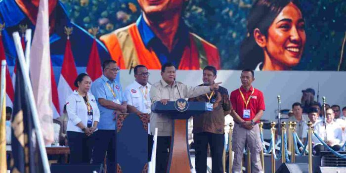 Panglima TNI Dampingi Presiden RI Hadiri Hari Buruh Internasional