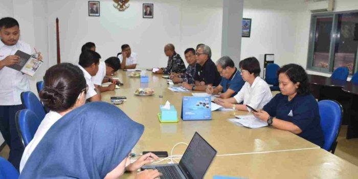 TNI AL HADIRI KICK OFF PERBAIKAN JALAN DAN DRAINASE DI KAWASAN PT PAL INDONESIA