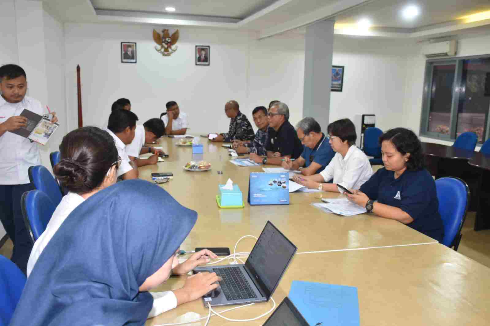 TNI AL HADIRI KICK OFF PERBAIKAN JALAN DAN DRAINASE DI KAWASAN PT PAL INDONESIA
