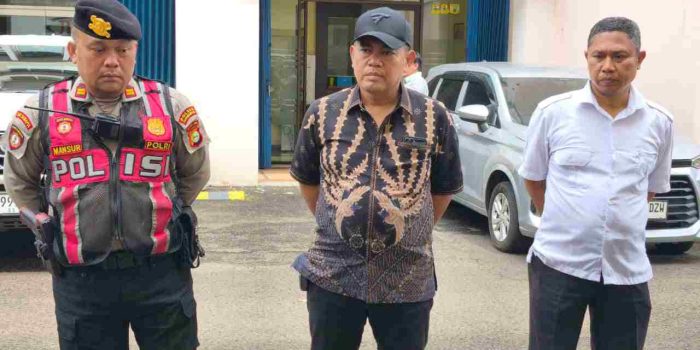 Polsek Pademangan Siagakan Pengamanan Aksi Unjuk Rasa KMPHI di Mangga Dua Square