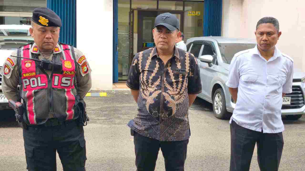 Polsek Pademangan Siagakan Pengamanan Aksi Unjuk Rasa KMPHI di Mangga Dua Square