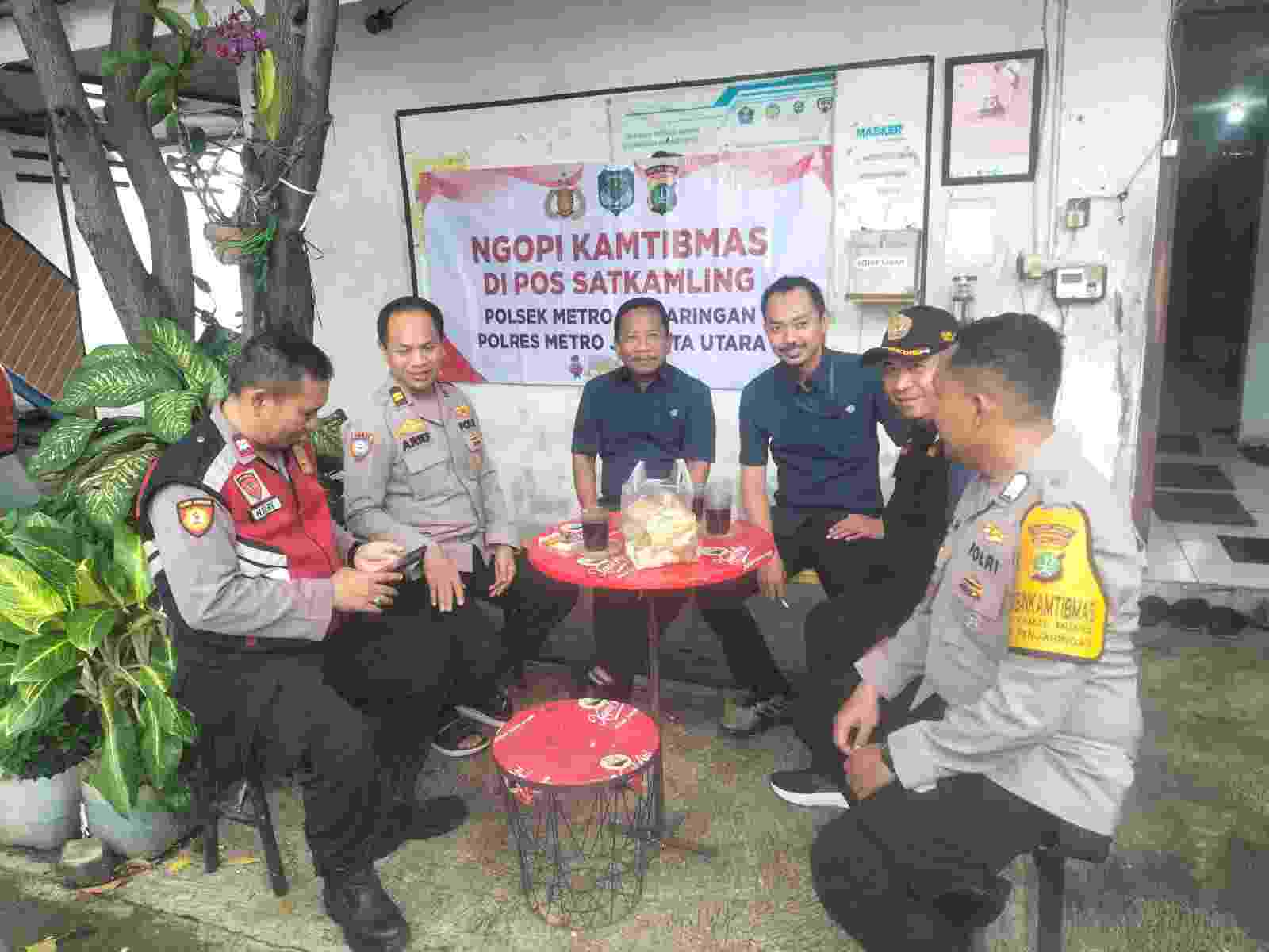 JAGA JAKARTA+ — JAGA WARGA, Polsek Metro Penjaringan Perkuat Sinergi Lewat DDS dan Ngopi Kamtibmas di Kamal Muara