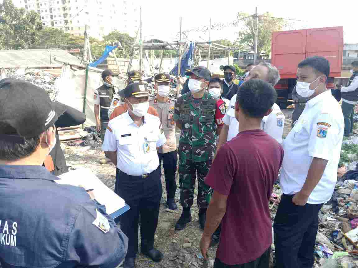 Penanganan Sampah di Penjaringan Diperketat, Aparat Gabungan Lakukan Pengamanan dan Pembersihan Lokasi di Pejagalan
