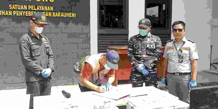 TNI AL GAGALKAN PENYELUNDUPAN 620 EKOR BURUNG ILEGAL DI BAKAUHENI