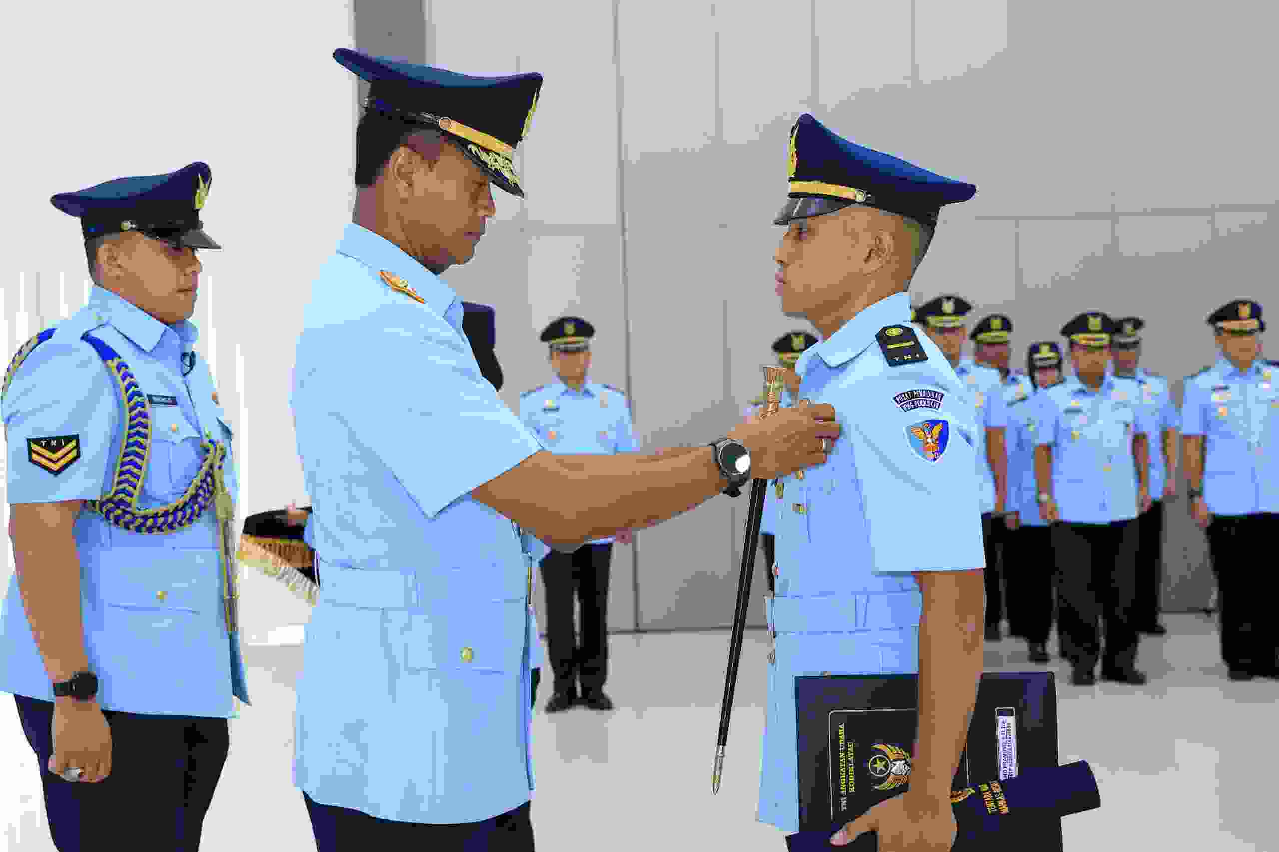 Sembilan Perwira Penerbang Pa PK TNI Selesaikan Pendidikan Standardisasi