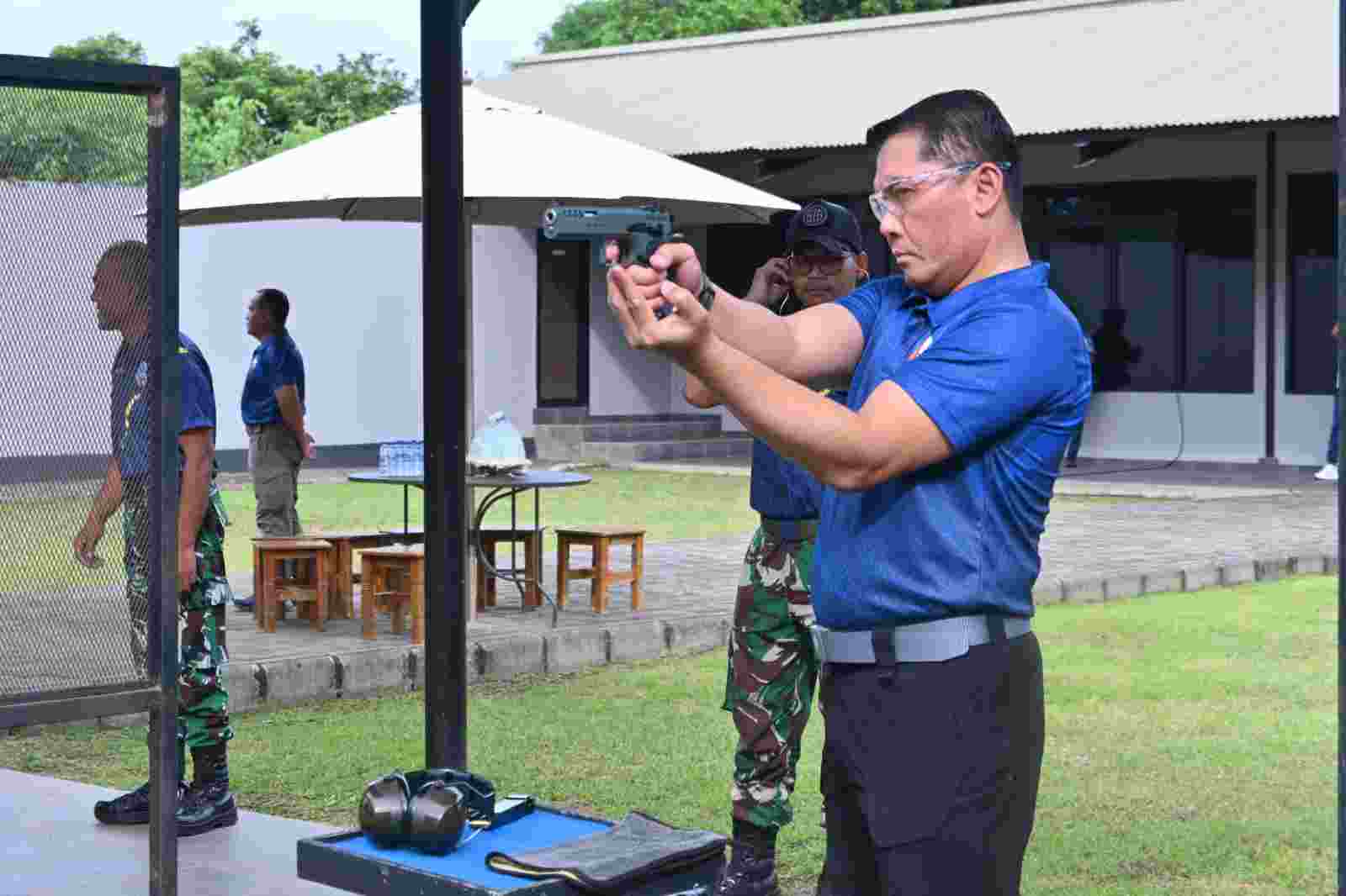 Pererat Sinergitas, Lanud Sultan Hasanuddin Gelar Coffee Morning dan Latihan Menembak Eksekutif Bersama Forkopimda