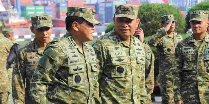 TNI AL-PERKUAT KEDAULATAN MARITIM, DANKODAERAL III HADIRI KEDATANGAN KRI CANOPUS-936 DI JAKARTA