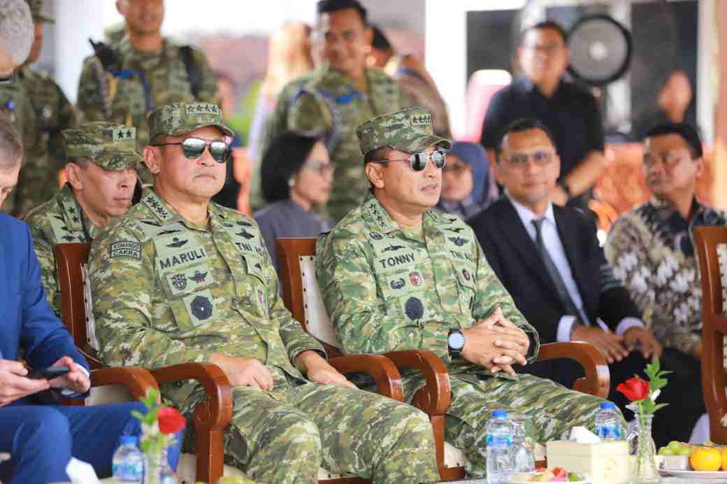 Modernisasi Alpalhankam TNI Terus Dilakukan, Kasau Sambut Kedatangan KRI Canopus-936