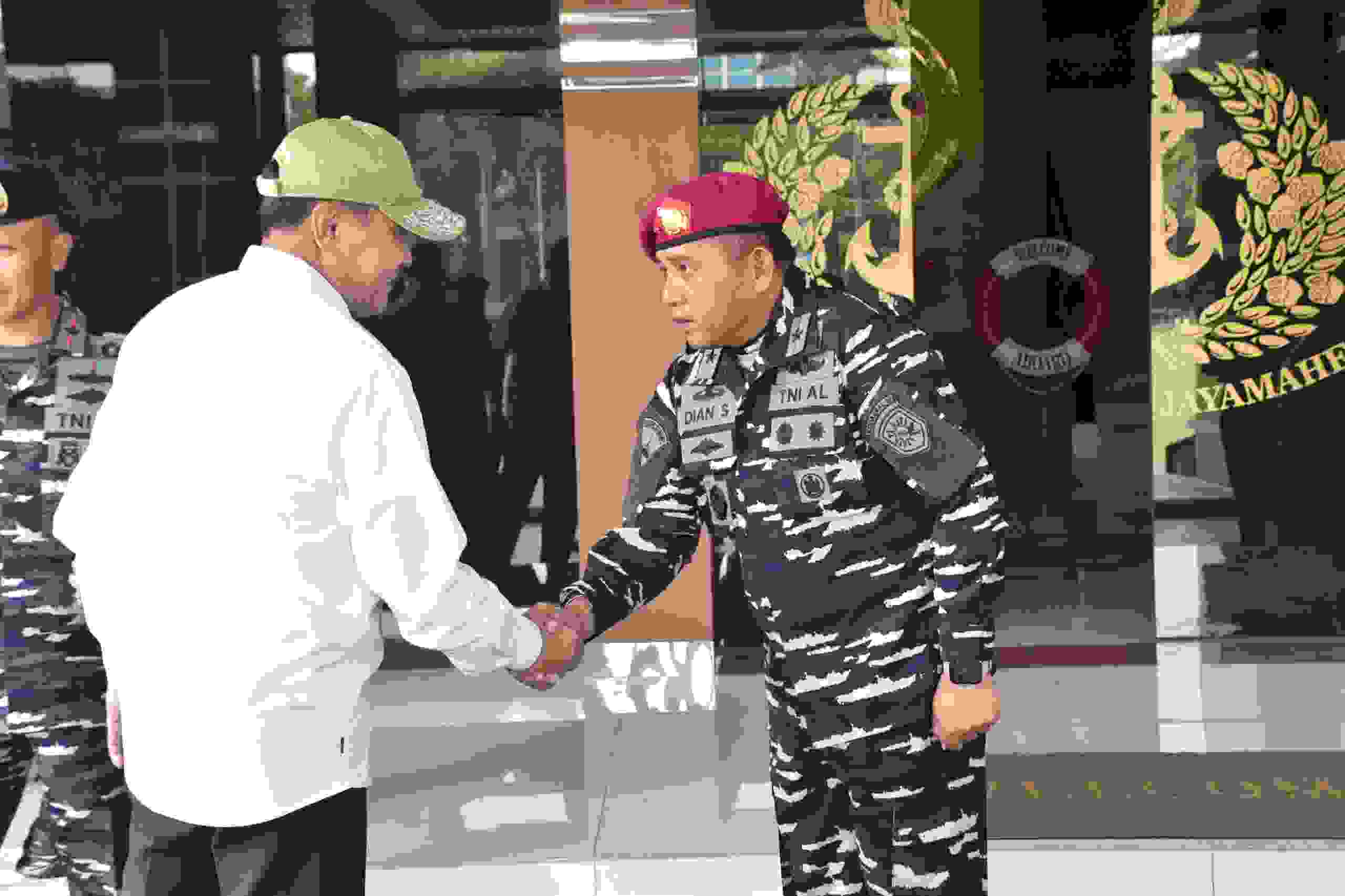 SINERGI TNI AL KODAERAL III DAN TIM GABUNGAN GAGALKAN PENYELUNDUPAN 16 TON PASIR TIMAH ILEGAL DI PIK 2