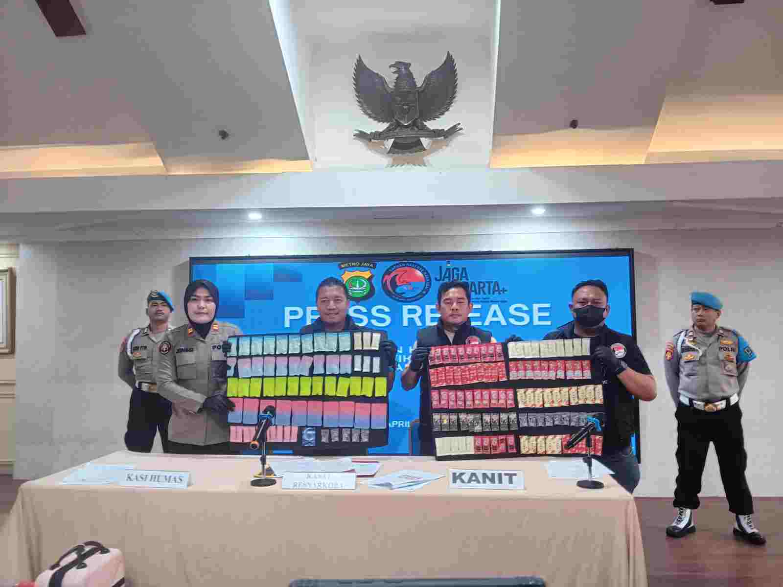 WNA Pembuat Vape Berisi Narkotika Ditangkap, Polres Jakut Sita 842 Cartridge Siap Edar Senilai Rp2 Miliar