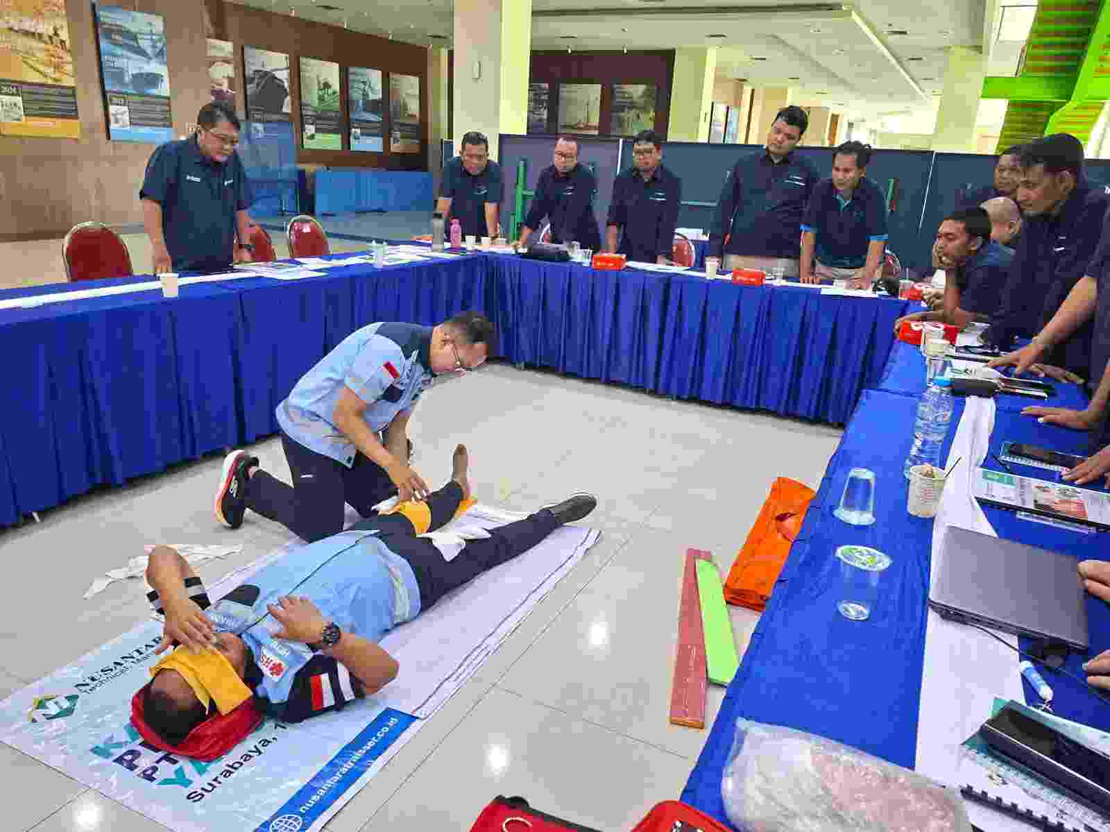 SELALU SIAGA, PT TERMINAL TELUK LAMONG CETAK TENAGA TERAMPIL DALAM PERTOLONGAN PERTAMA PADA KECELAKAAN