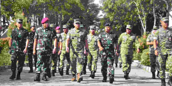 PERKUAT KESIAPAN ALUTSISTA, MEWAKILI DANKODAERAL III, WADAN DAMPINGI KABAHARWAT KEMHAN RI TINJAU FASILITAS FASHARKAN KODAERAL III DI PONDOK DAYUNG