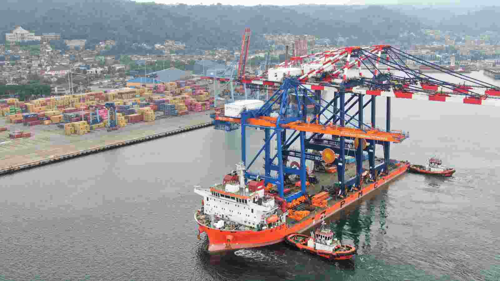 IPC TPK Panjang Perkuat Kapasitas Bongkar Muat dengan Kehadiran QCC Post Panamax Baru