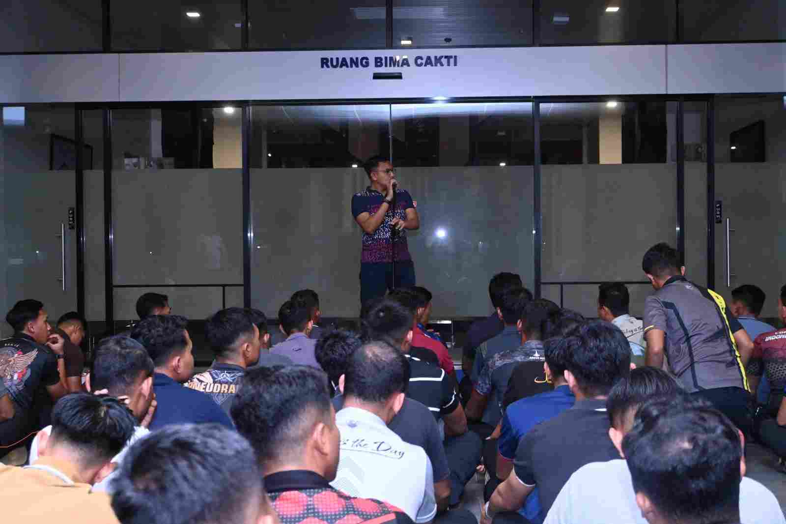 Cegah Penyalahgunaan Narkoba dan LGBT, Lanud Sultan Hasanuddin Gelar Apel Malam dan Tes Urine Prajurit Bujangan