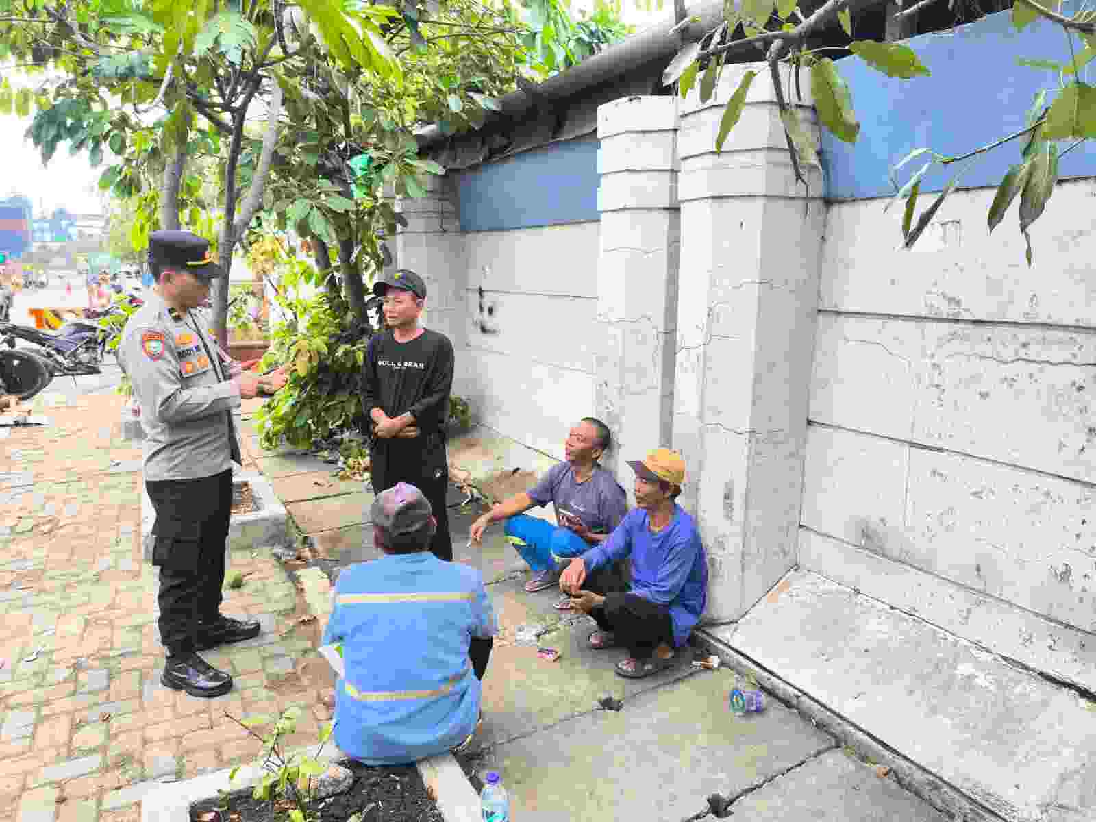Polisi Ajak Pekerja TKBM Pelabuhan Tanjung Priok Jaga Kamtibmas dan Utamakan Keselamatan Kerja