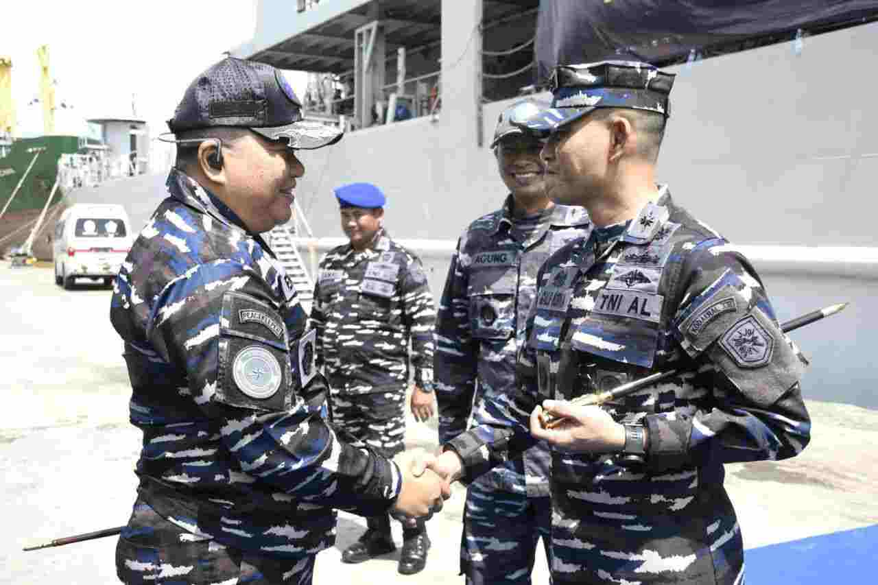 PERKUAT PROGRAM PEMERINTAH, SATGAS TRISILA 26 TAHAP II TNI ANGKATAN LAUT TIBA DI KALIMANTAN SELATAN