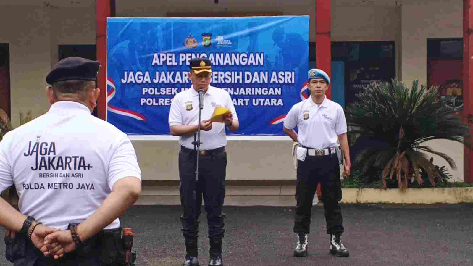 POLSEK METRO PENJARINGAN CANANGKAN “JAGA JAKARTA BERSIH DAN ASRI”, ANGGOTA LANJUT KERJA BAKTI DI LINGKUNGAN MAPOLSEK