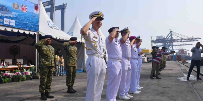 PERKUAT HUBUNGAN STRATEGIS, KODAERAL III MELEPAS KEBERANGKATAN KAPAL PERANG JEPAS JS IKAZUCHI
