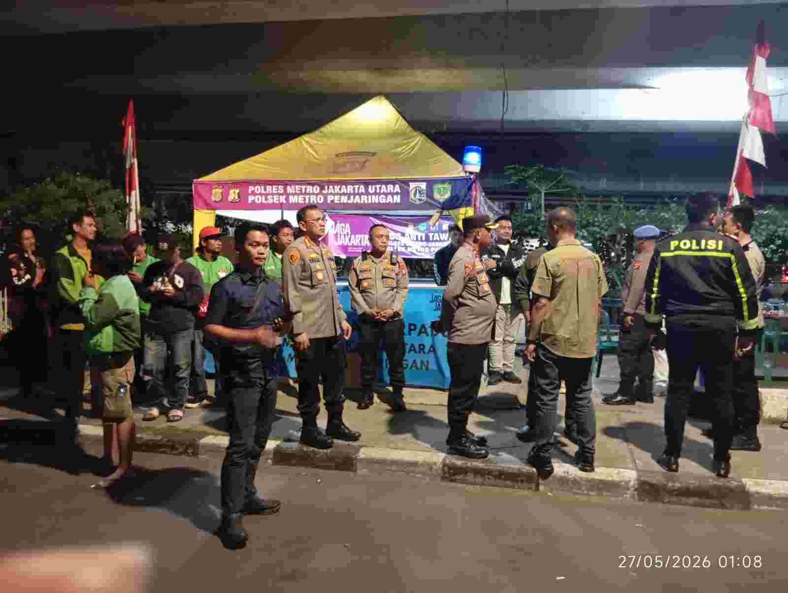 Kapolres Metro Jakarta Utara Sambangi Pos Pantau Kertajaya, Perkuat Sinergi Kamtibmas Bersama Warga dan Ojol