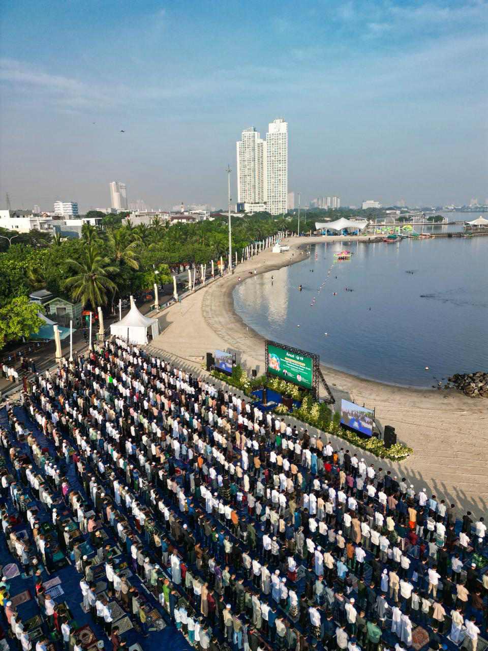 Semangat Berqurban Perkuat Transformasi dan Kebersamaan di Kawasan Ancol