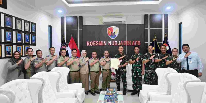 Perkuat Legalitas Aset Negara, Lanud Rsn Terima Sertifikat 78.266 M² Aset TNI AU dari BPN Riau