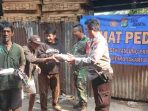 Polsek Tanjung Priok Gelar Jumat Berkah, Bagikan Nasi Kotak untuk Warga di Kolong Tol Pelita Polsek Tanjung Priok Gelar Jumat Berkah, Bagikan Nasi Kotak untuk Warga di Kolong Tol Pelita