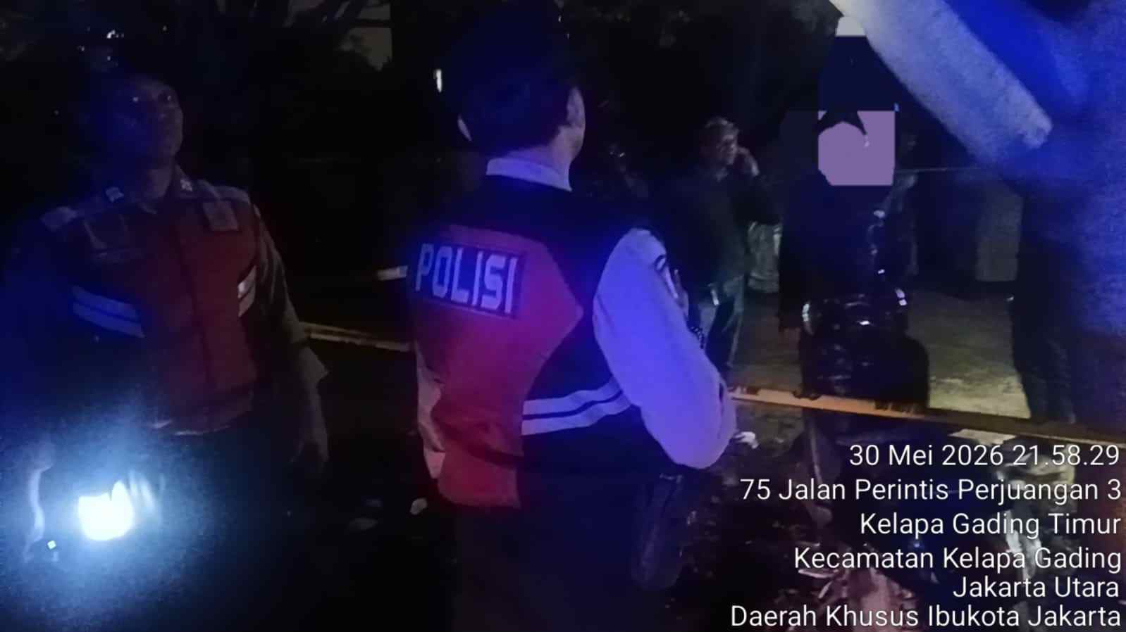 RESPON CEPAT 110, POLSEK KELAPA GADING TINDAK LANJUTI PENEMUAN PRIA TERGANTUNG DI KELAPA GADING TIMUR