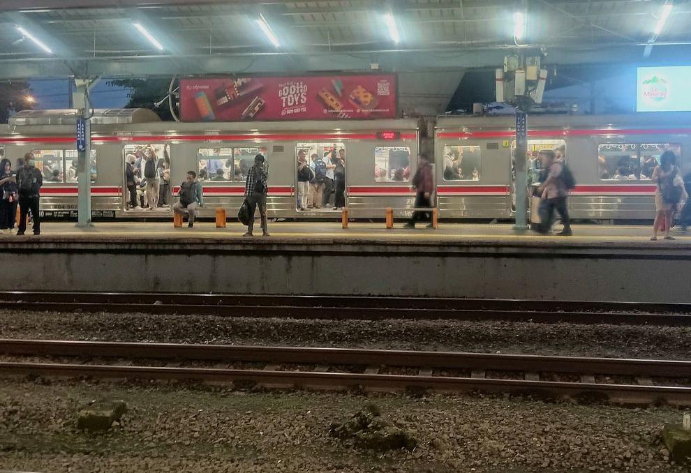 Pencurian Kabel Persinyalan Lumpuhkan KRL Green Line, Perjalanan Commuter Line Terganggu