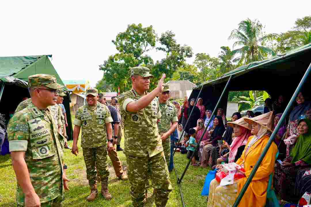 Wapang TNI Tinjau Yonif TP 842/Badak Sakti, Dukung Pertahanan dan Ekonomi Daerah