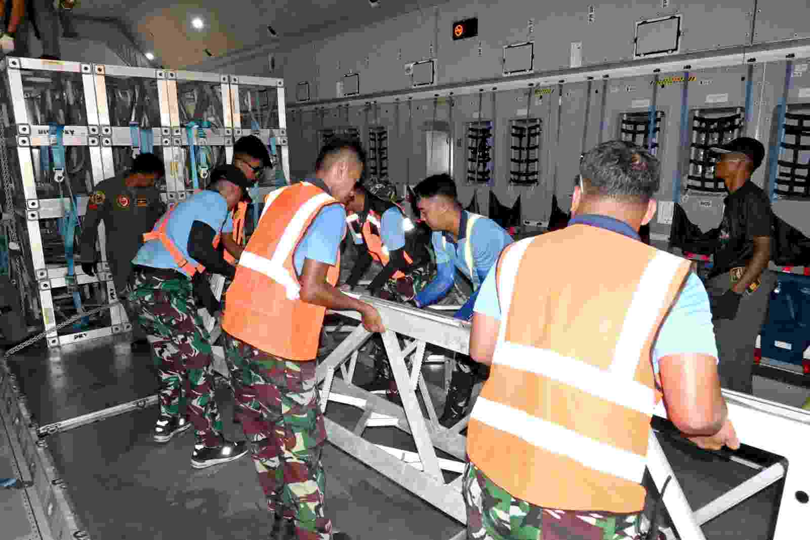 Menembus Jarak Demi Terangnya Negeri, Lanud Sjamsudin Noor Dukung Misi Airbus A-4002M TNI AU Percepat Pemulihan Kelistrikan Sumatera