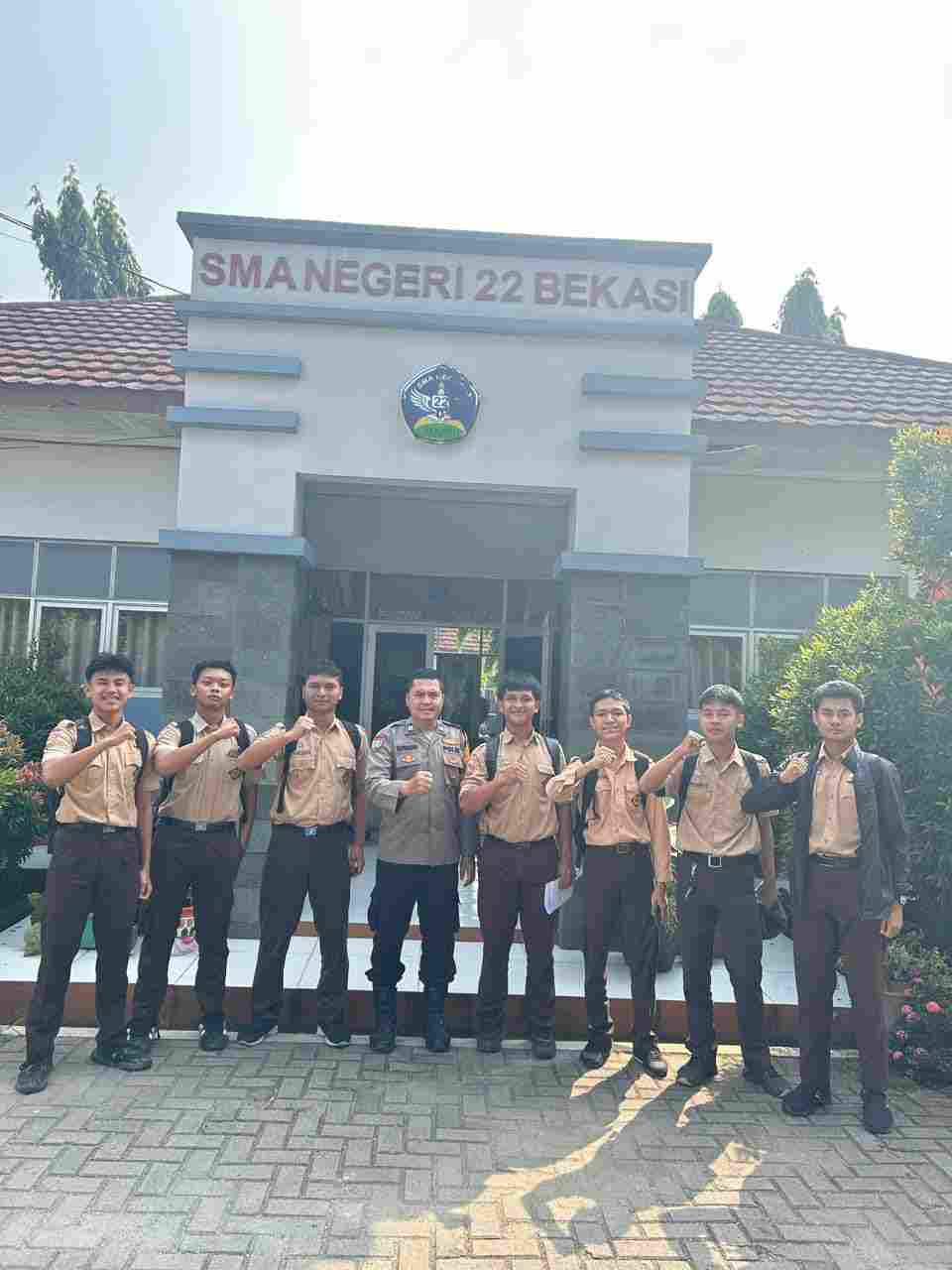 Lewat Jaga Bekasi On The Spot, Bhabinkamtibmas Polsek Bantargebang Serap Aspirasi di SMAN 22