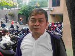 Pelayanan Samsat Depok Dinilai Tepat dan Memudahkan Warga*  Depok — Kemudahan pelayanan dirasakan Yasin saat mengurus administrasi kendaraan di Samsat Depok pada Rabu (10/6/2026). Ia menilai proses pelayanan berjalan mudah dan tepat.  “Saya Yasin, tinggal di Depok. Saya telah mengurus proses baliknama dengan mudah dan tepat di Samsat Kota Depok. Terima kasih,” ujarnya.  Pamin TU Samsat Depok, Iptu Novitasari, mengatakan pihaknya terus berupaya memberikan pelayanan yang cepat, tepat, dan ramah kepada masyarakat.  “Pelayanan yang mudah dan tepat menjadi komitmen kami agar masyarakat merasa terbantu dalam mengurus administrasi kendaraan,” ujarnya.  Melalui pelayanan tersebut, Samsat Depok diharapkan terus memberikan kemudahan bagi masyarakat dalam memenuhi kewajiban administrasi kendaraan bermotor.