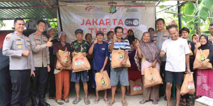 Pimpin ‘Jaga Bekasi On The Spot’, Kapolres Kombes Pol Kusumo Wahyu Salurkan Bansos dan Serap Aspirasi di Harapan Baru