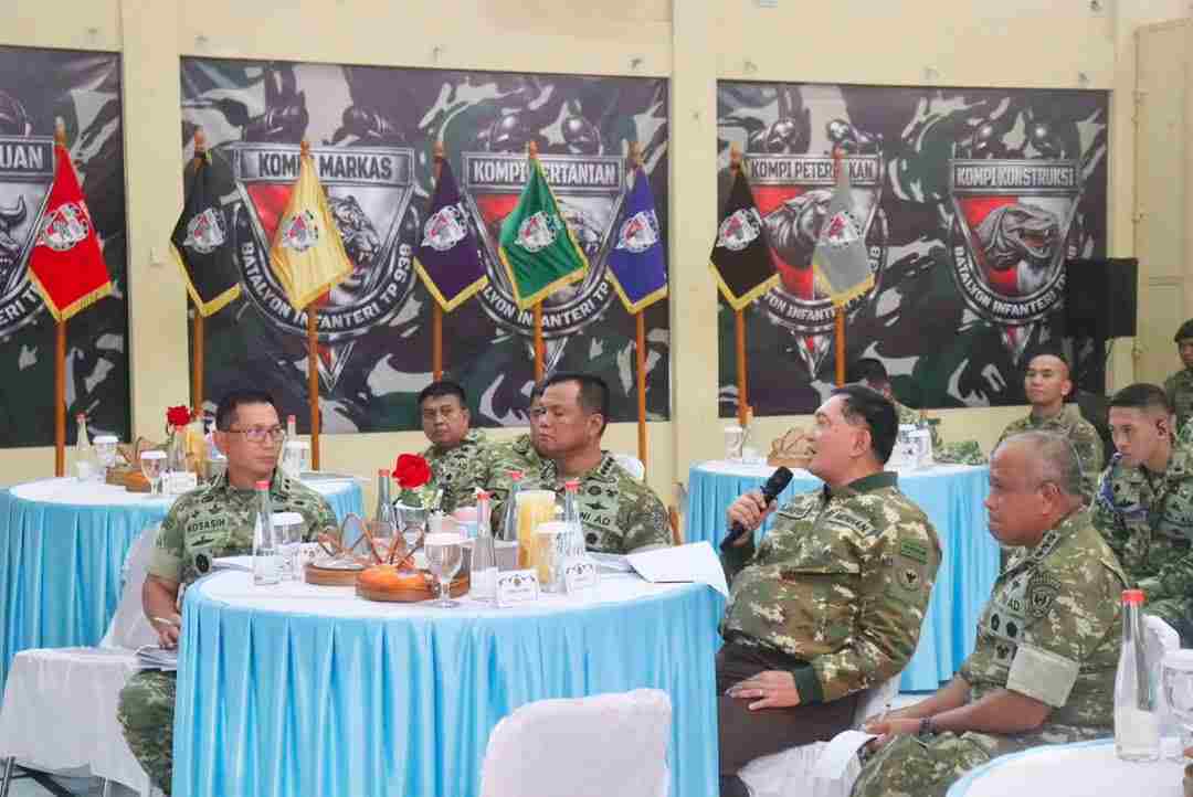 Wapang TNI Bersama Menhan RI Tinjau Lokasi Industri Strategis dan Yonif TP 938/Pancasona di Jawa Barat