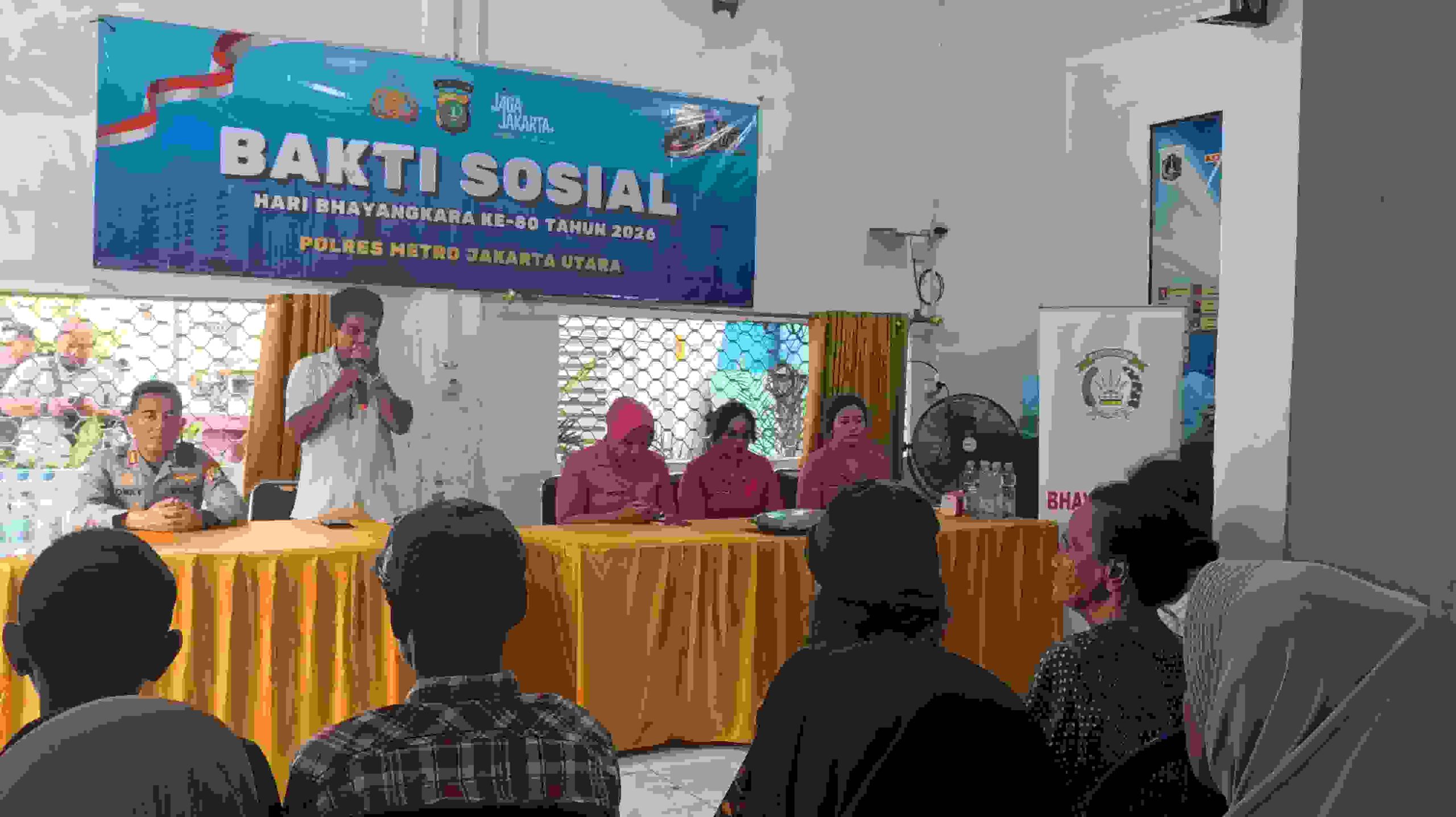 Polres Metro Jakarta Utara Gelar Baksos Hari Bhayangkara ke-80 di RW 022 Kelapa Gading