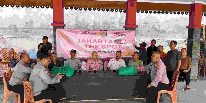 Kapolsek Pondok Gede Salurkan Bantuan Sosial kepada Warga Kurang Mampu Melalui Program Jaga Jakarta On The Spot
