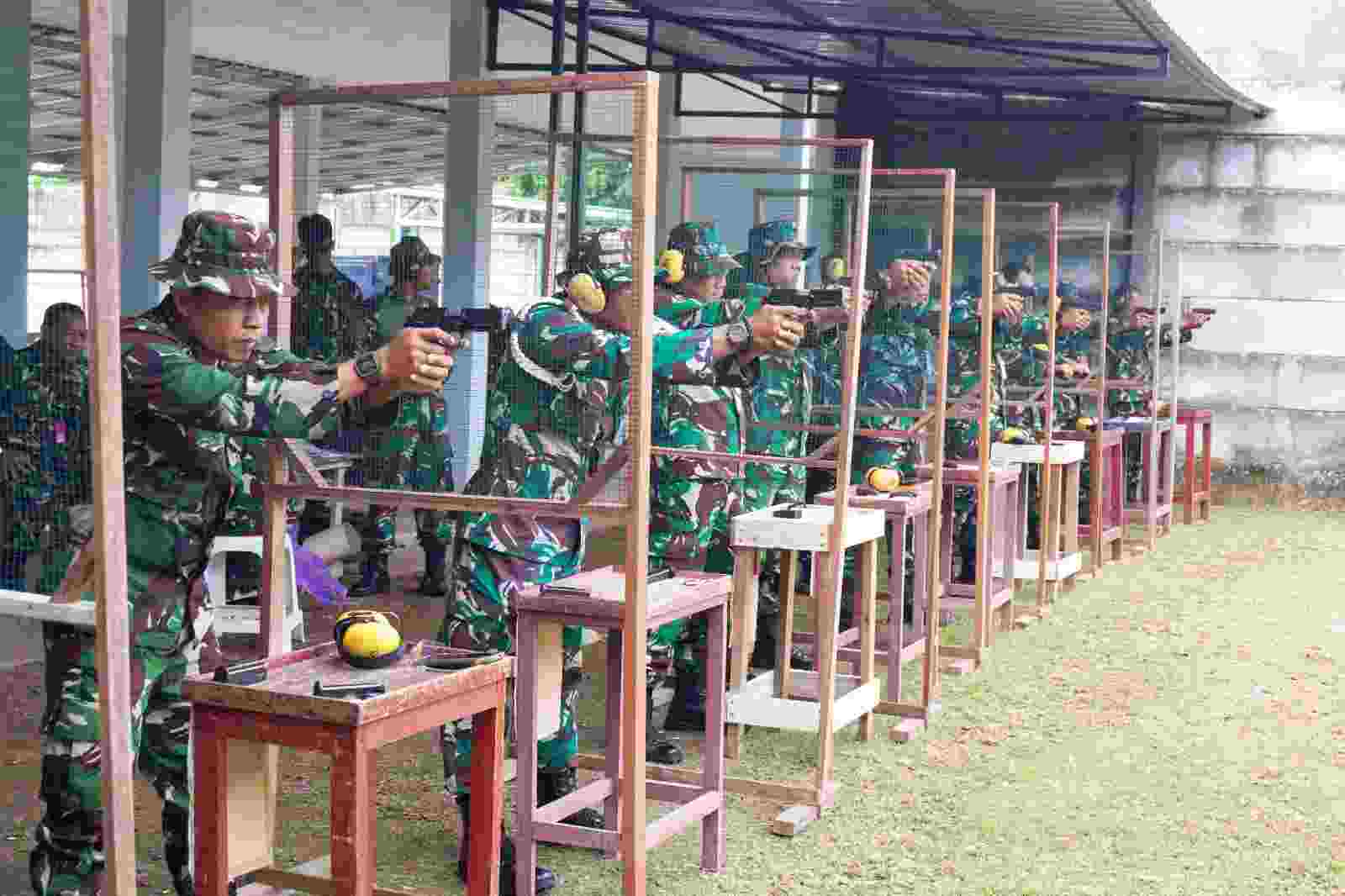 Asah Ketangkasan dan Fokus Tempur, Lanud Sjamsudin Noor Gelar Latihan Menembak Berkala Guna Perkuat Ketangguhan dan Kesiapsiagaan Prajurit