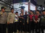 Polsek Jatisampurna Laksanakan Pengawalan dan Pengamanan Pawai Obor Sambut Tahun Baru Islam 1448 H di Jatiranggon