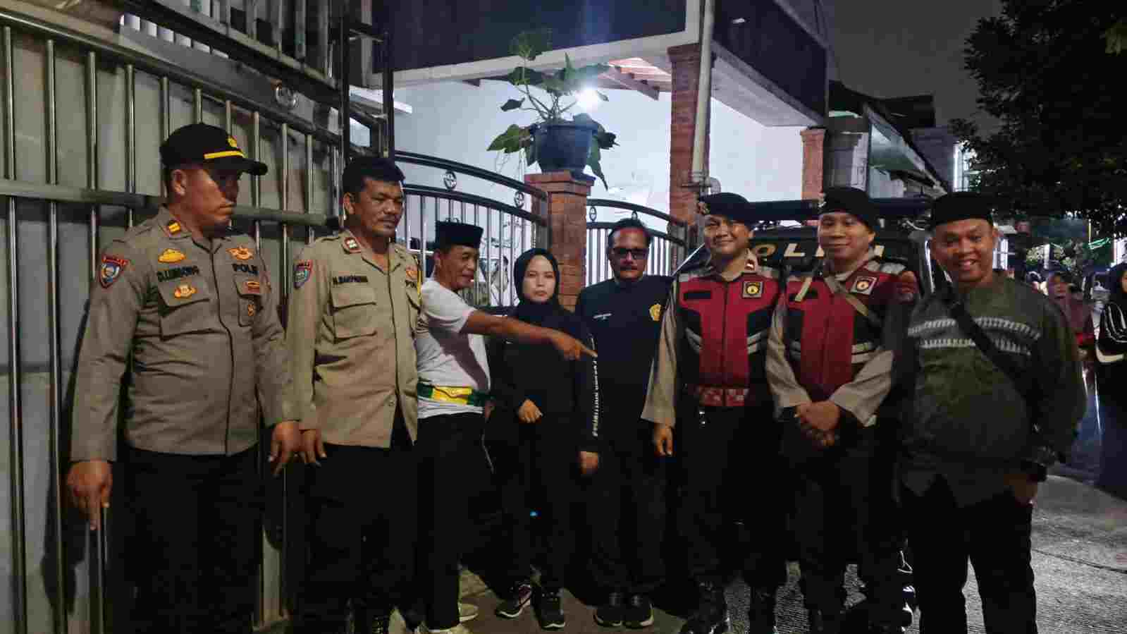 Polsek Jatisampurna Laksanakan Pengawalan dan Pengamanan Pawai Obor Sambut Tahun Baru Islam 1448 H di Jatiranggon